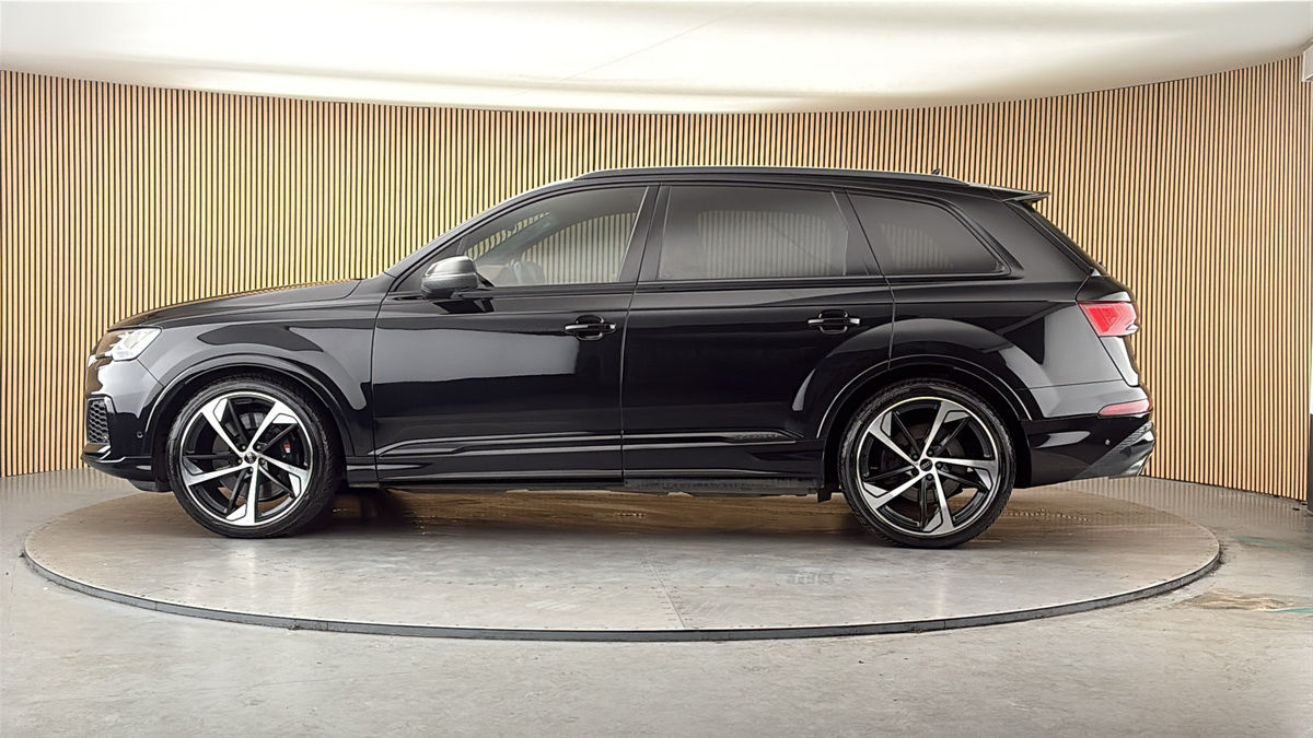 More views of Audi SQ7