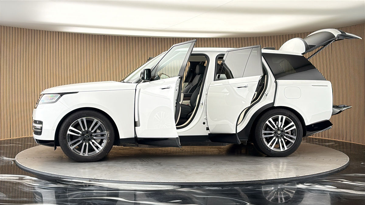 More views of Land Rover Range Rover