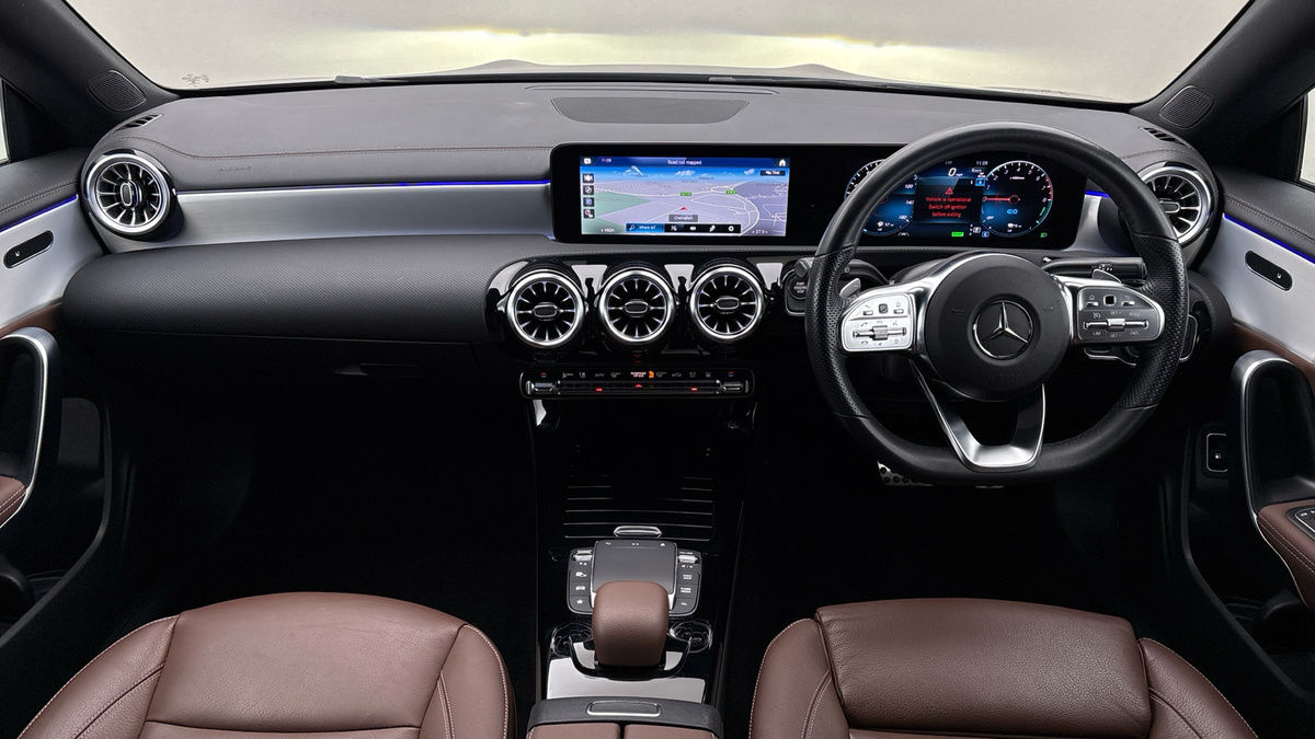 Mercedes-Benz CLA Image 12