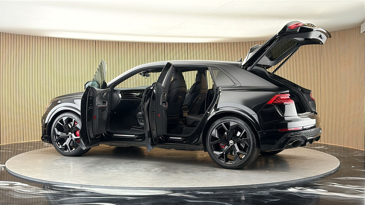 More views of Audi RSQ8