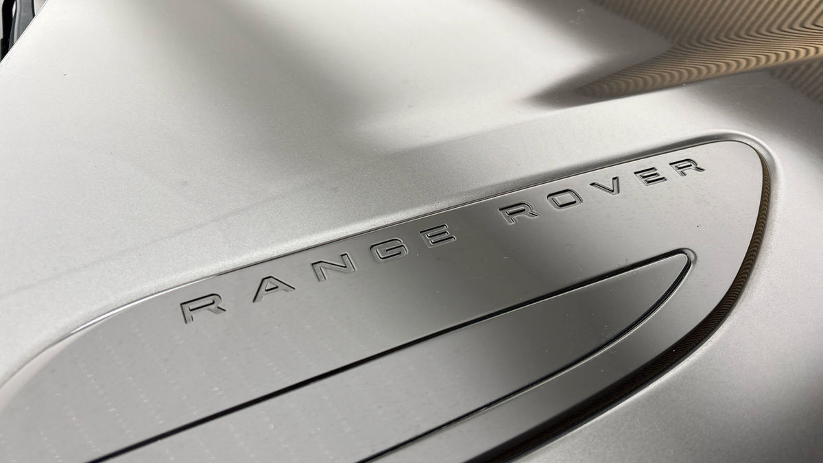 Land Rover Range Rover Velar Image 34
