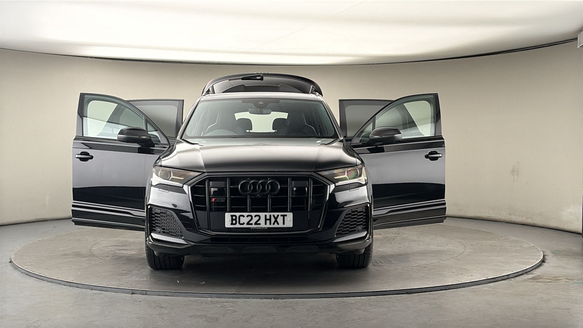 More views of Audi SQ7