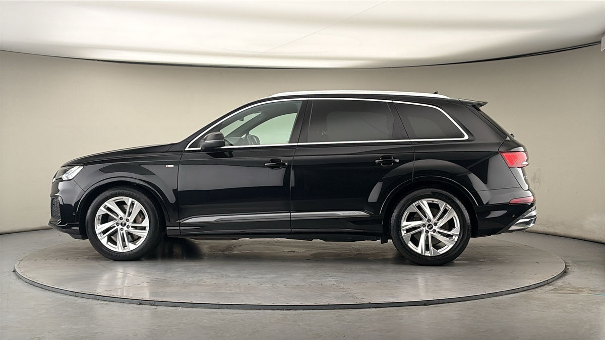 More views of Audi Q7