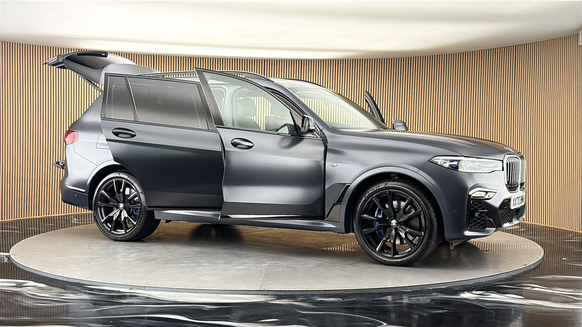 More views of BMW X7