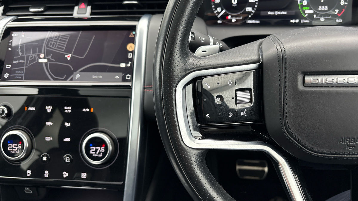 Land Rover Discovery Sport Image 13