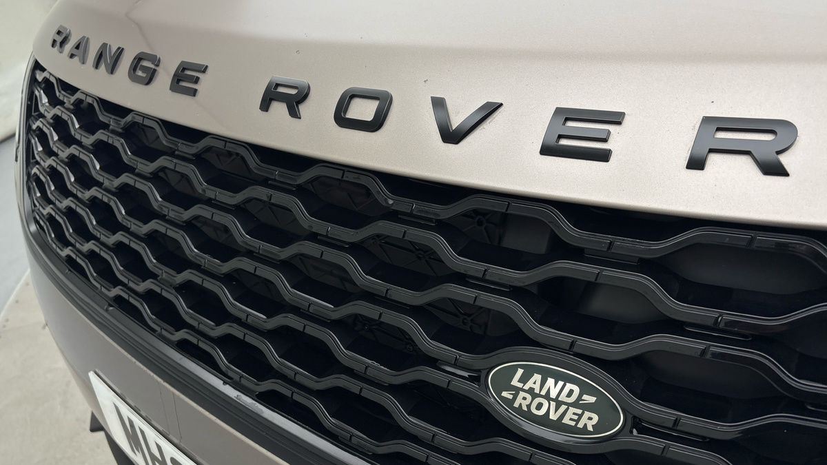 Land Rover Range Rover Velar Image 24