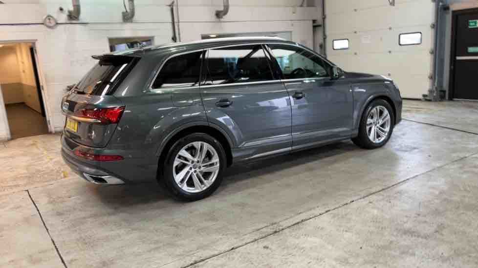 More views of Audi Q7