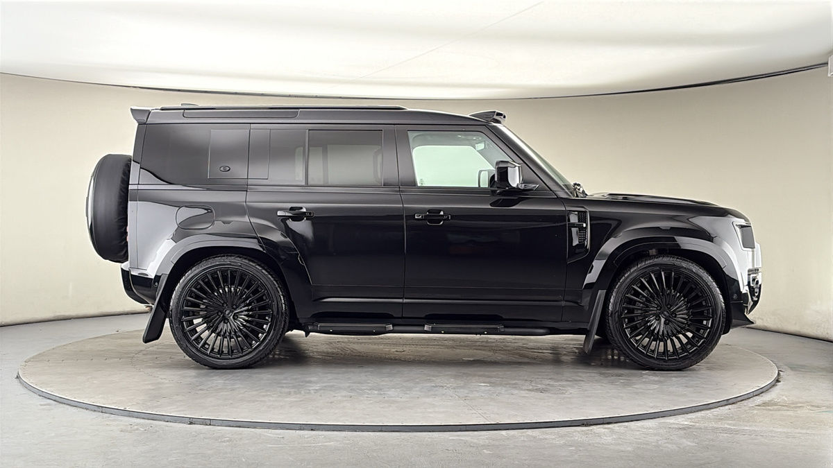 Land Rover Defender 110 Urban Image 16