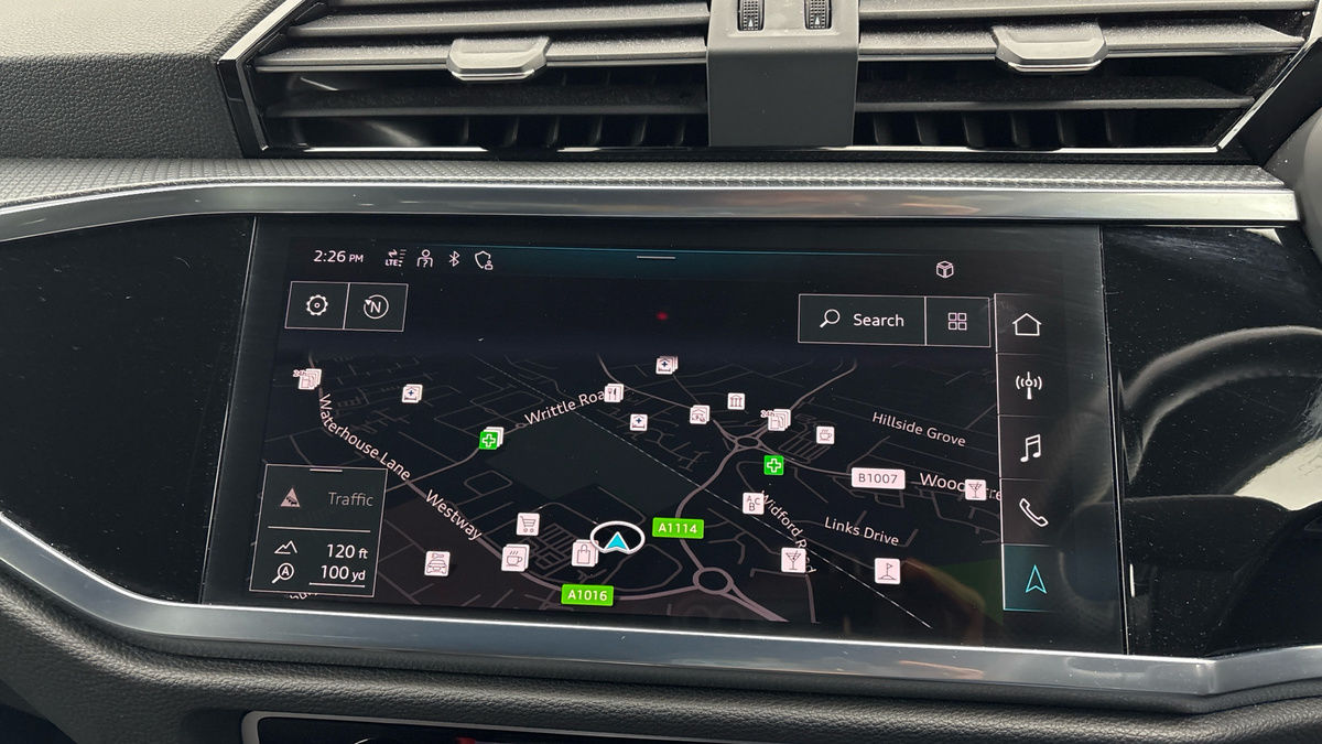 Audi Q3 Image 17