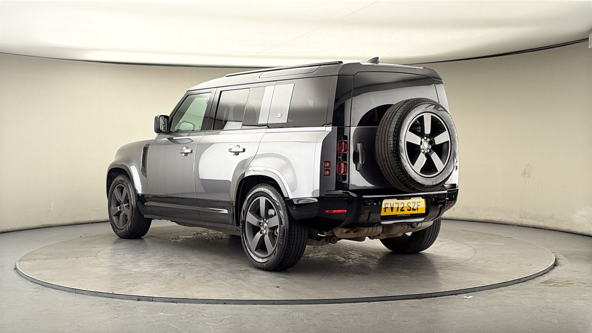 Land Rover Defender 110 Image 2