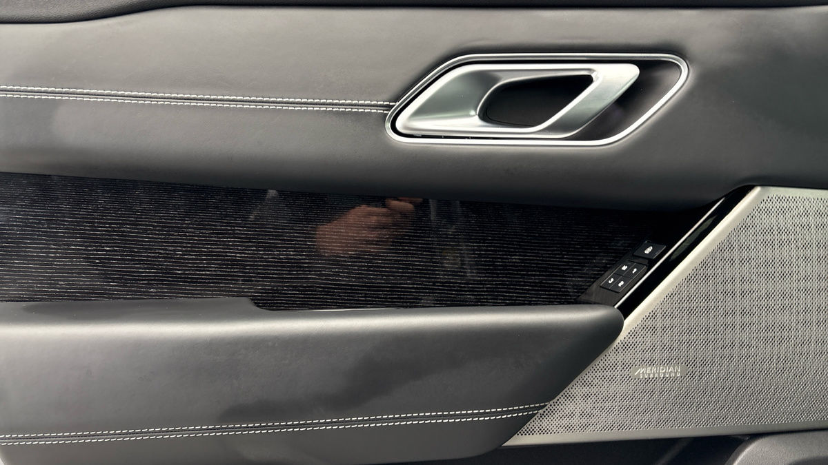 Land Rover Range Rover Velar Image 19