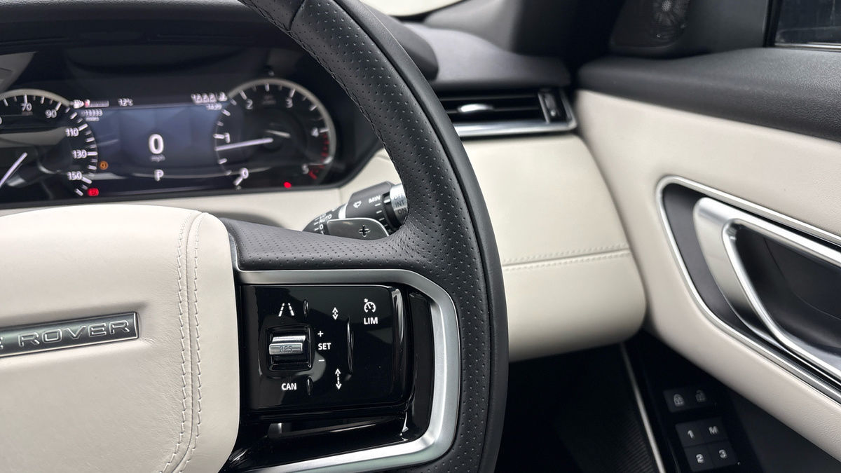 Land Rover Range Rover Velar Image 14