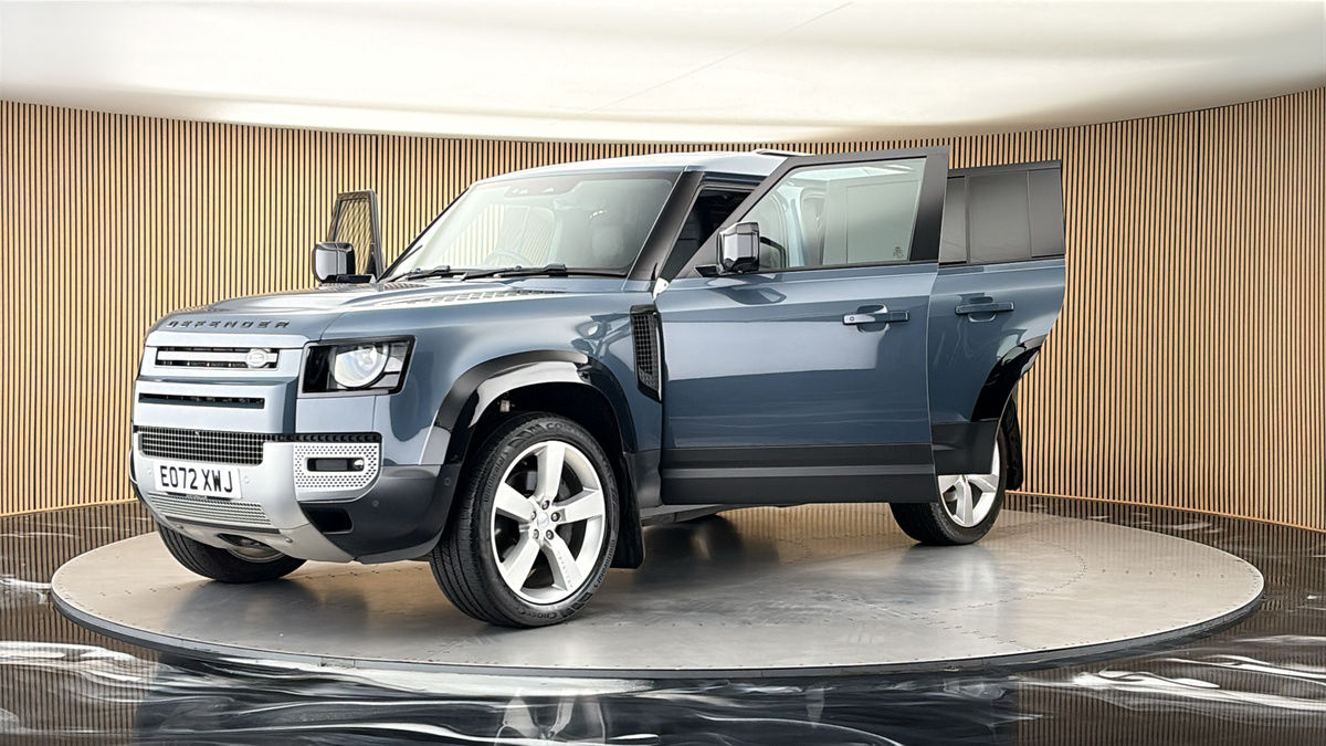 More views of Land Rover Defender 110