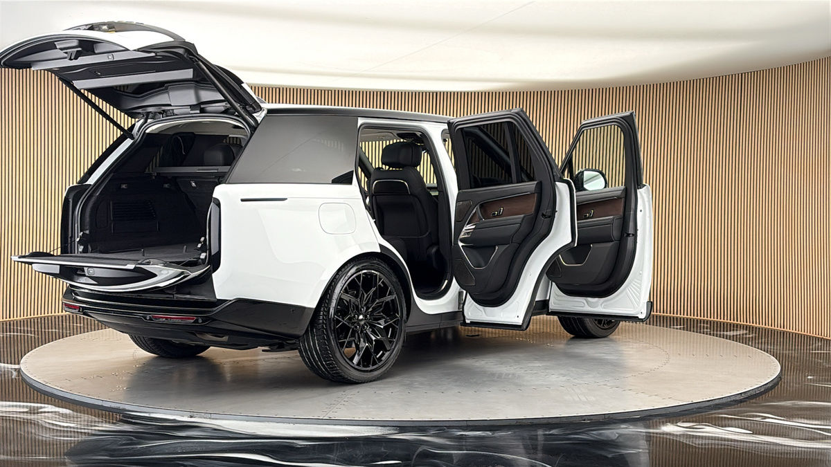 More views of Land Rover Range Rover