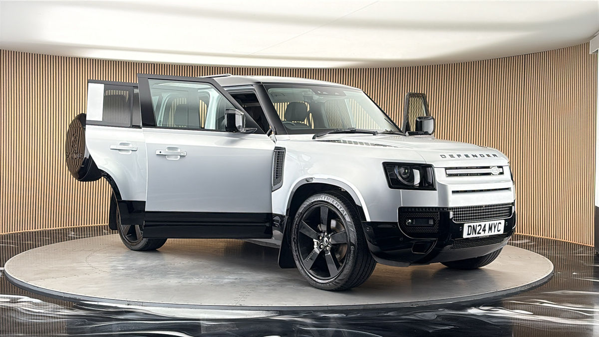 More views of Land Rover Defender 110