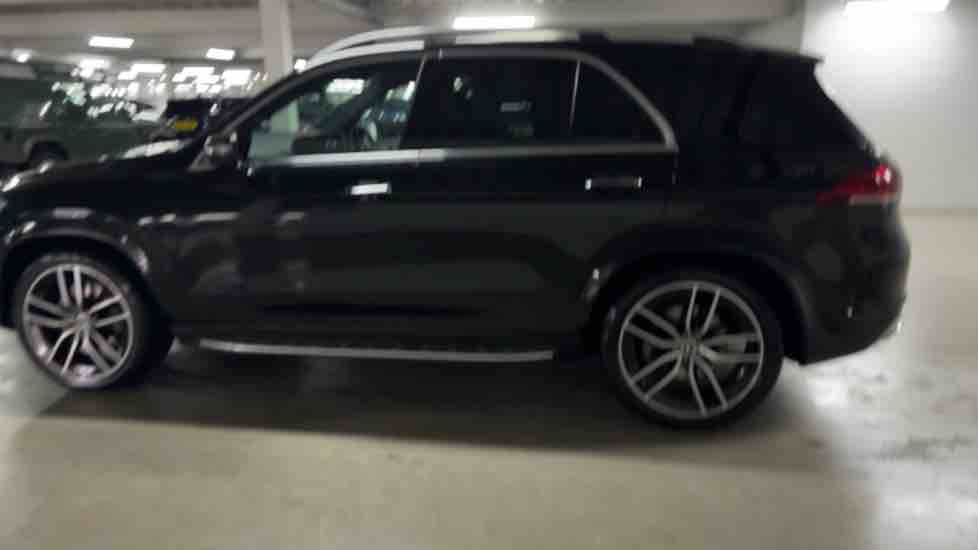 More views of Mercedes-Benz GLE