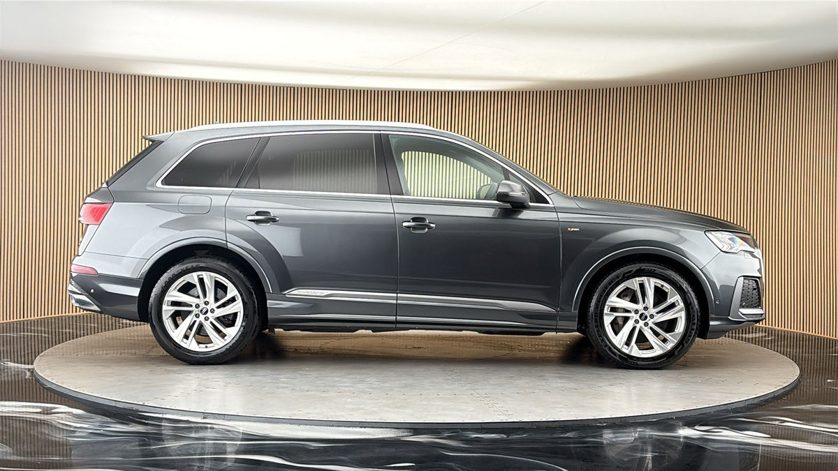 Audi Q7 Image 16