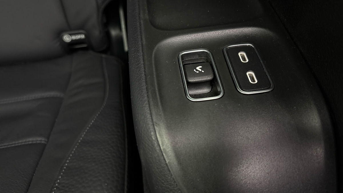Mercedes-Benz GLS Image 37