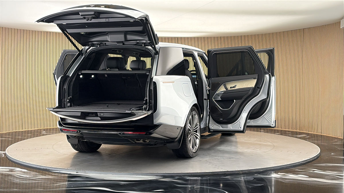 More views of Land Rover Range Rover