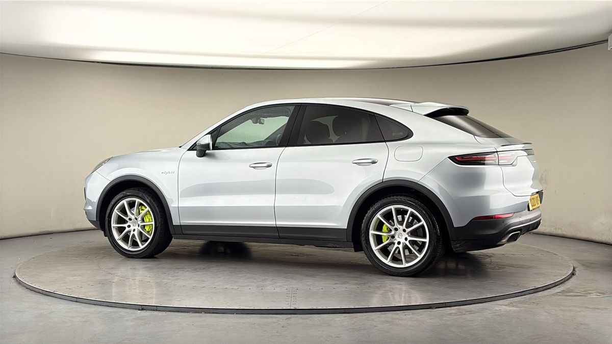 More views of Porsche Cayenne