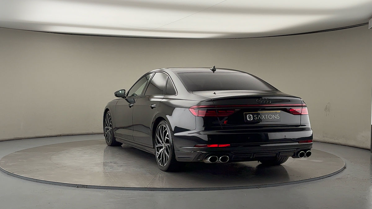 More views of Audi S8