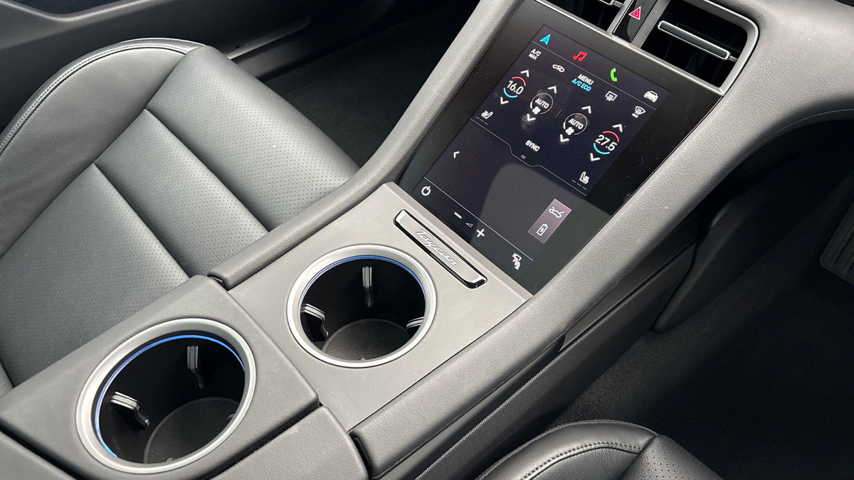 Porsche Taycan Image 18