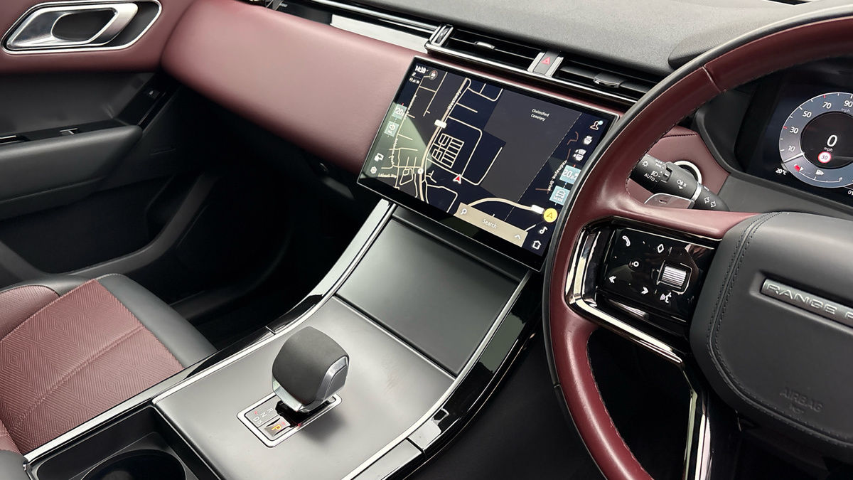 Land Rover Range Rover Velar Image 18