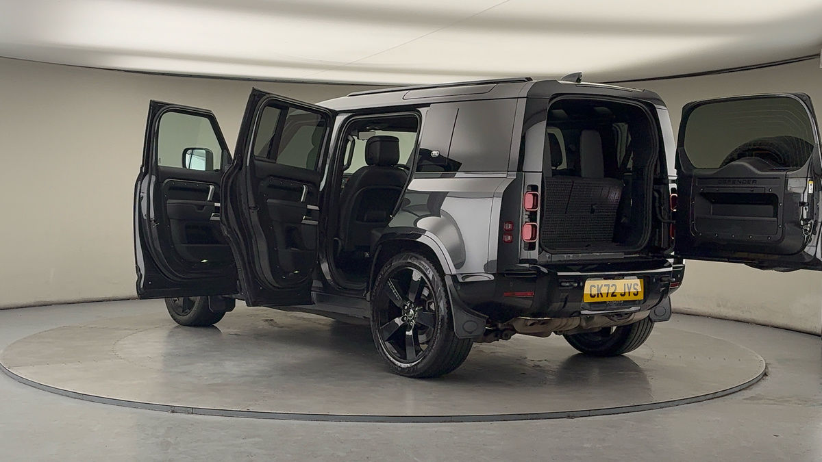 More views of Land Rover Defender 110