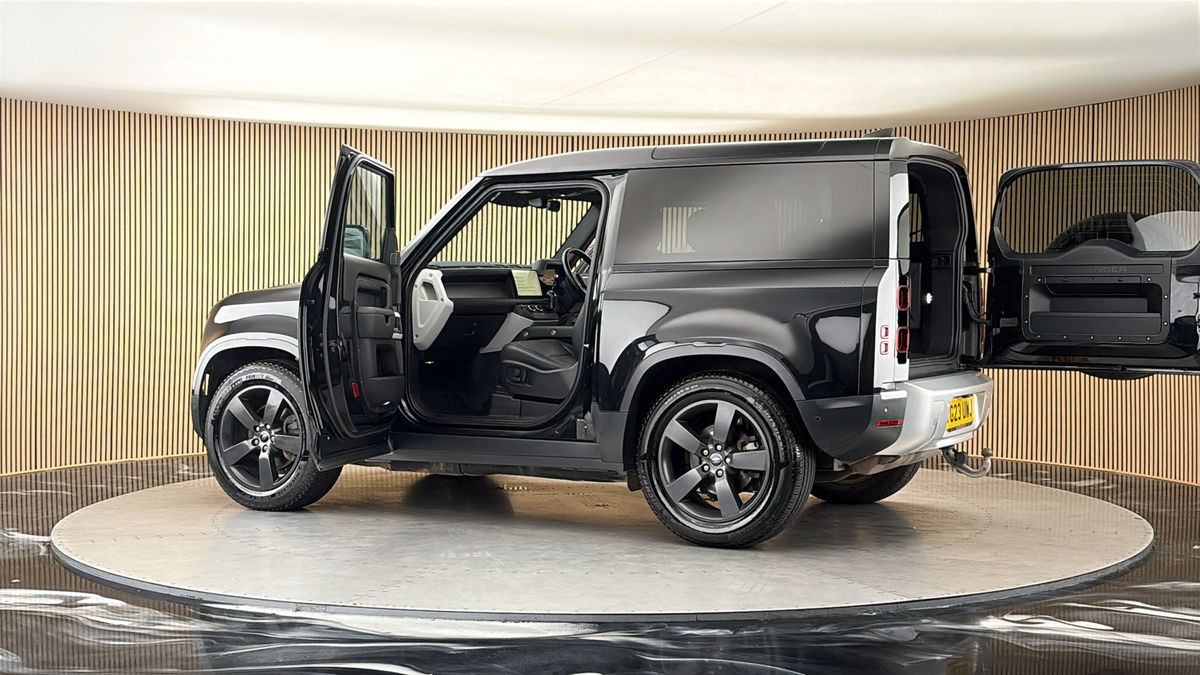 More views of Land Rover Defender 90