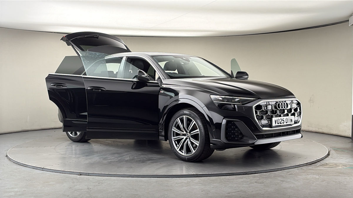 More views of Audi Q8