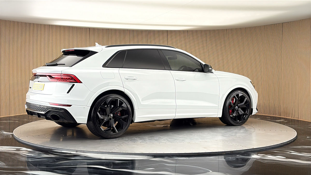 More views of Audi RSQ8