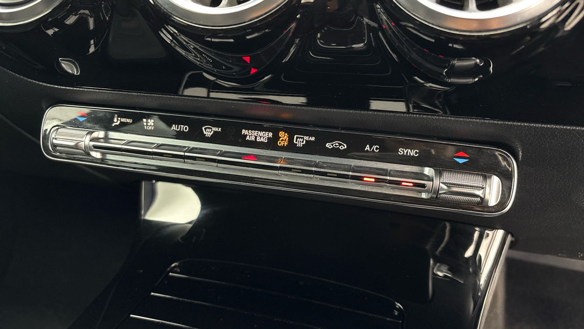 Mercedes-Benz CLA Image 9
