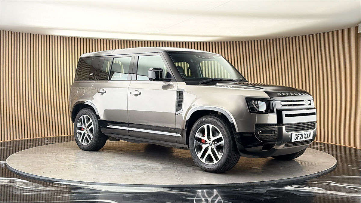 More views of Land Rover Defender 110