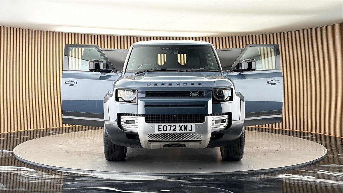 More views of Land Rover Defender 110