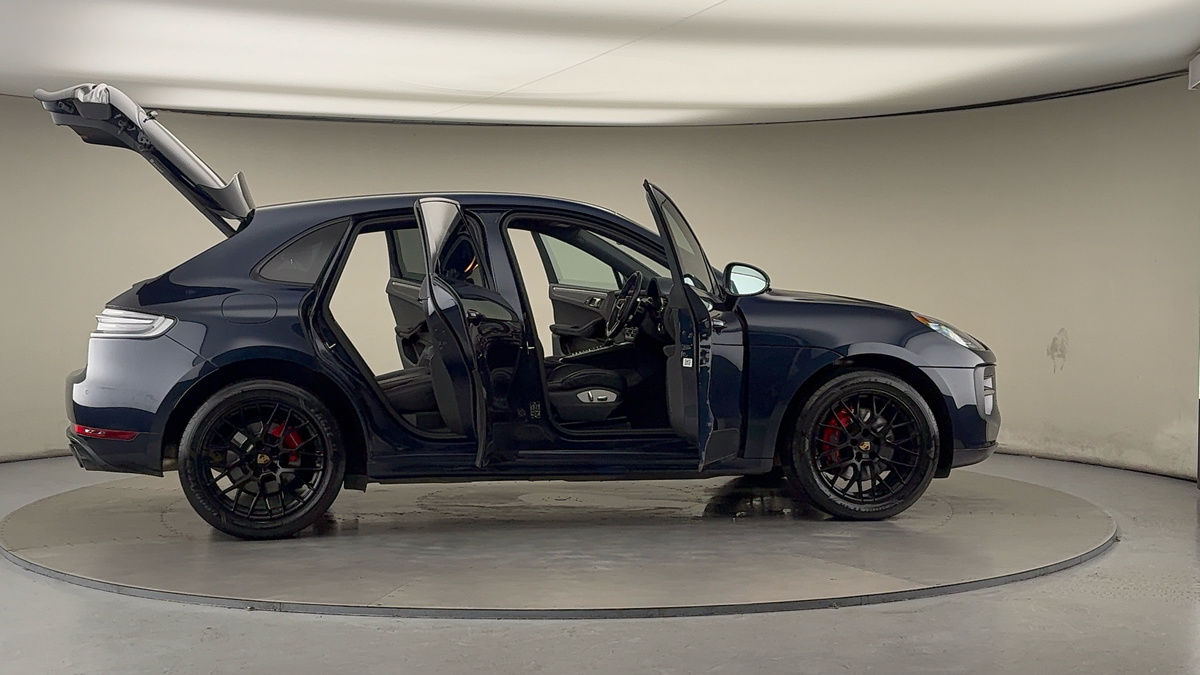 More views of Porsche Macan