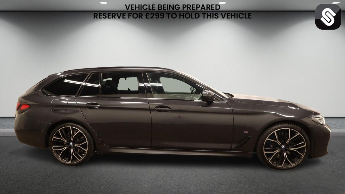 BMW 5 Series Image 5