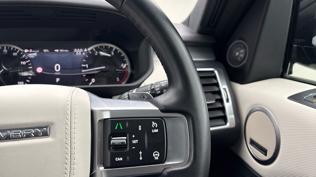 Land Rover Discovery Image 14