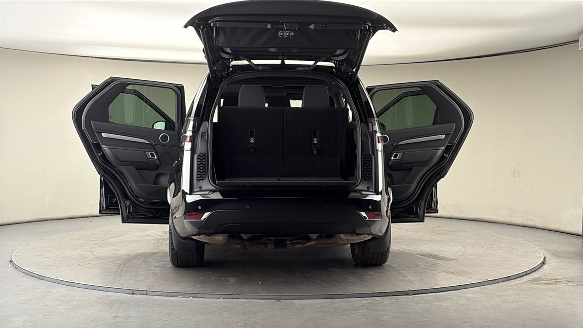 More views of Land Rover Discovery