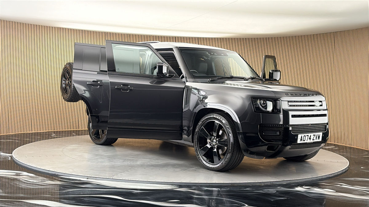 More views of Land Rover Defender 110