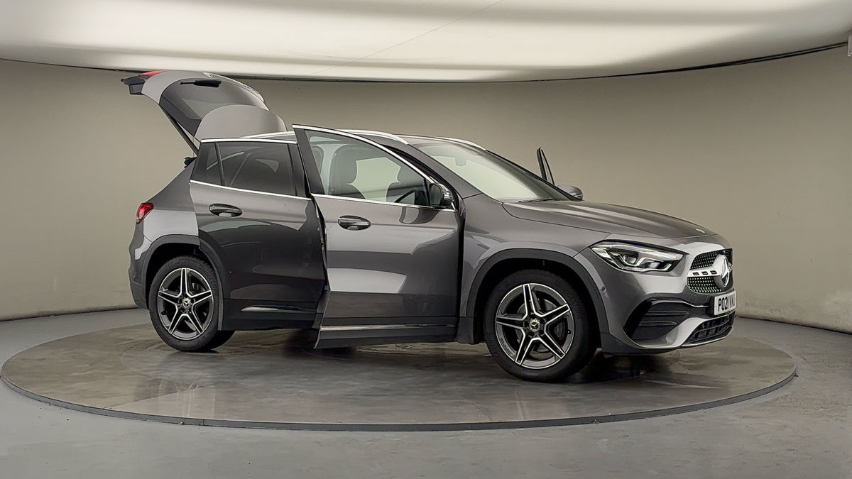 More views of Mercedes-Benz GLA