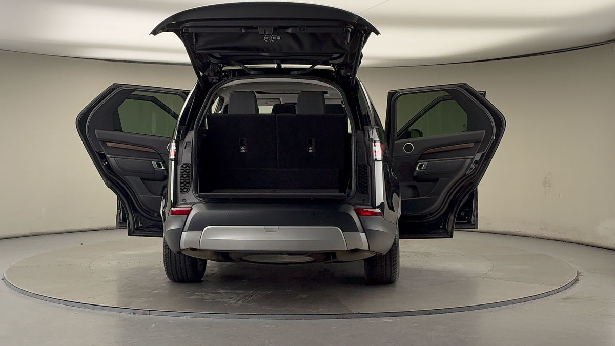 More views of Land Rover Discovery