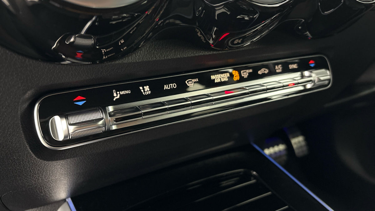 Mercedes-Benz GLB Image 26