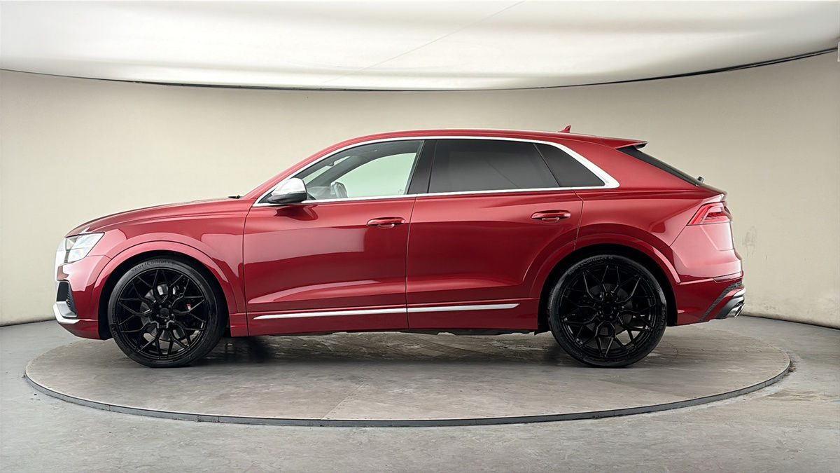 More views of Audi SQ8