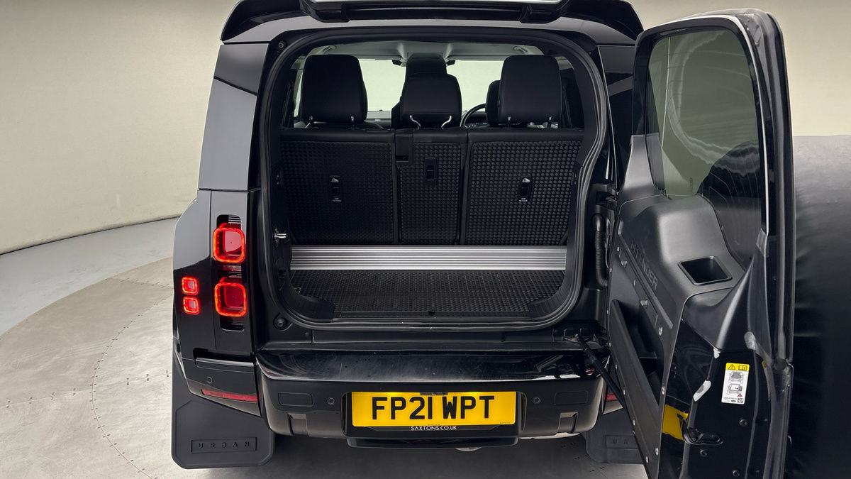 Land Rover Defender 90 Urban Image 11