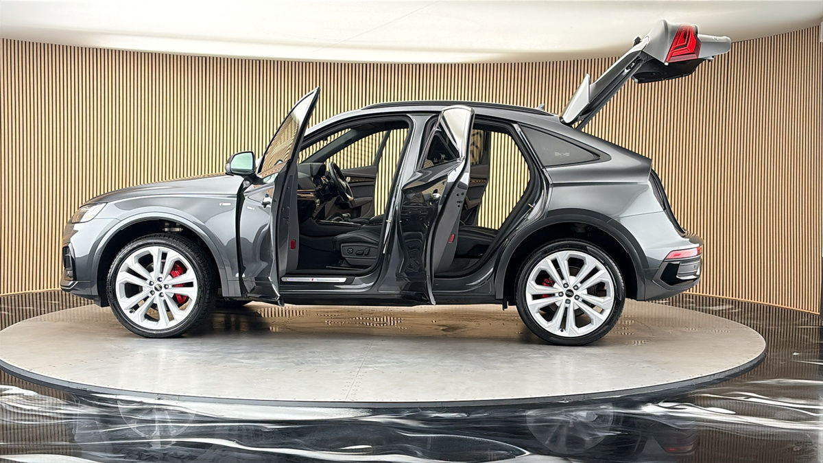 More views of Audi Q5