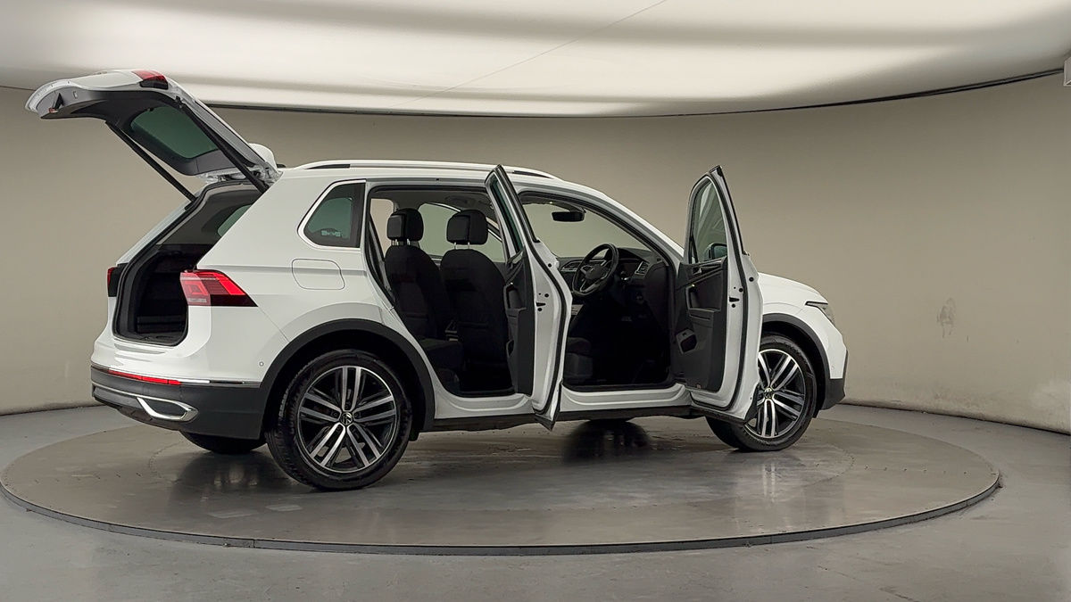 More views of Volkswagen Tiguan