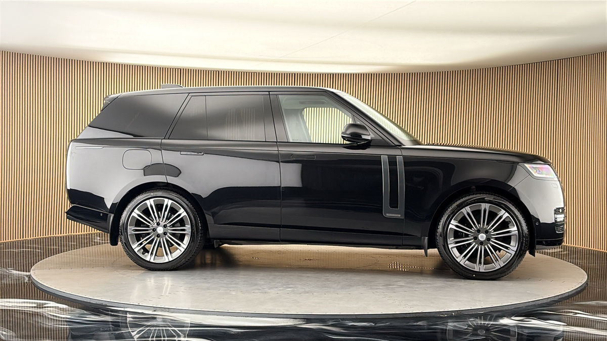 More views of Land Rover Range Rover