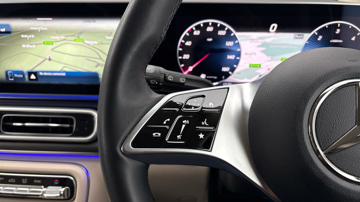 Mercedes-Benz V Class Image 13