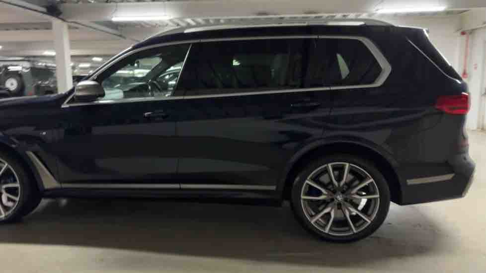 More views of BMW X7