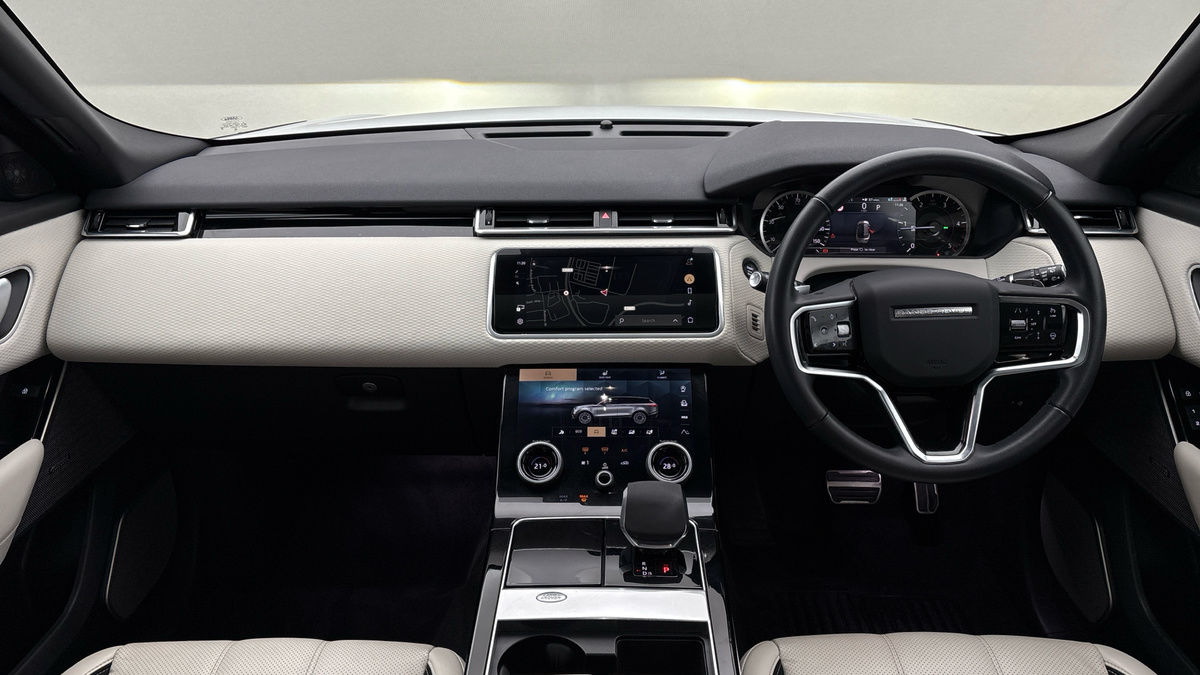 Land Rover Range Rover Velar Image 12